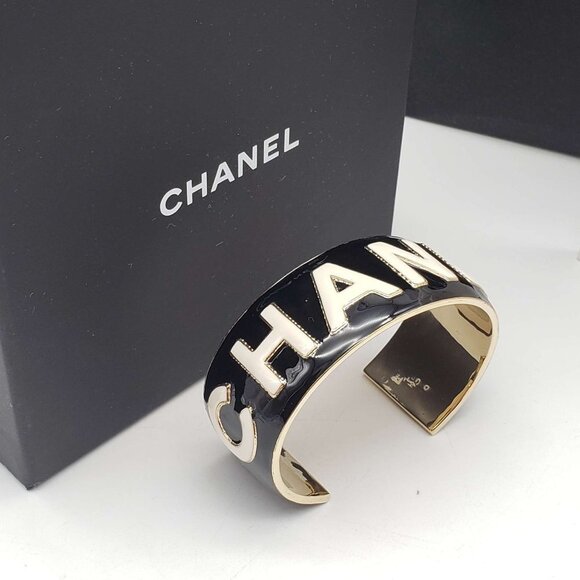 100% Authentic CHANEL BANGLE Brand New - Picture 9 of 16